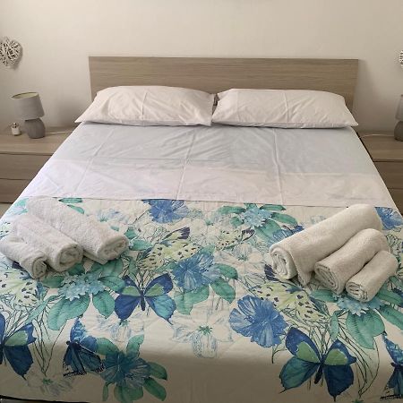 Casa Enza Partanna Mondello Apartment ปาแลร์โม ภายนอก รูปภาพ
